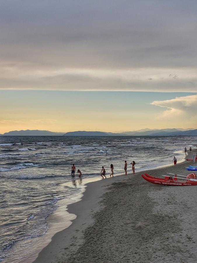 A Due Passi Dal Mare Διαμέρισμα Λίντο ντι Καμαϊόρε Εξωτερικό φωτογραφία